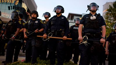 عمدة هيوستن الأمريكية: نحتاج إلى مزيد من ضباط الشرطة