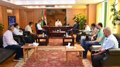 خلال لقاءه برؤساء المدن..  محافظ الفيوم يتابع الإجراءات الاحترازية لمجابهة 