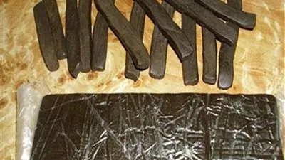 بحوزته 18 قطعة حشيش.. حبس سائق لاتجاره في المخدرات بالصف