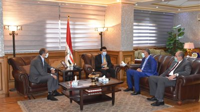 وزير الشباب والرياضة يبحث إقامة مشروعات استثمارية باستاد القاهرة