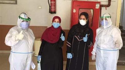 تعافي 6 مصابين بكورونا وخروجهم من عزل المدينة الجامعية ببني سويف (صور)