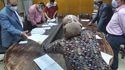 بعد واقعة الوفاة.. إعفاء مدير مستشفى المطرية التعليمى من منصبه (صور)