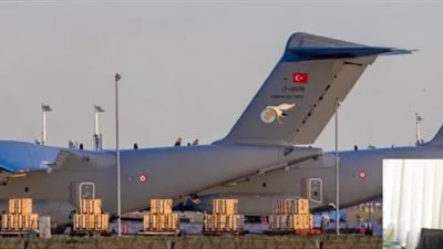 اقتراب 3 طائرات شحن عسكرية تركية وسفينة أسلحة من غرب ليبيا