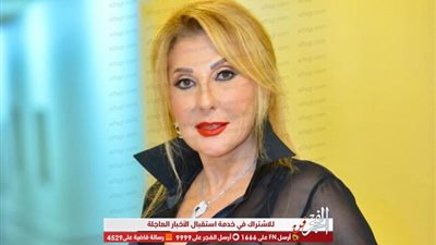 نادية الجندي تشعل السوشيال ميديا بإطلالة كاجوال