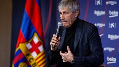 أسطورة برشلونة يفتح النار على كيكي سيتين