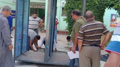 تعليم الجيزة تتسلم بوابات تعقيم لجان امتحانات الثانوية العامة