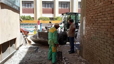 رئيس مدينة الغردقة: مراجعة جميع مطابق الصرف والمياه والسنترال 