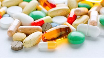 أستاذ كيمياء: تناول الفيتامينات بشكل أكبر من الحاجة مضر للجسم (فيديو)