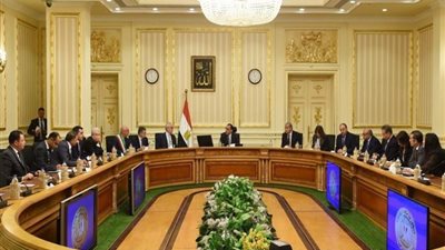 شاهد.. الحكومة يحدد المعايير المحددة لعودة الحياة لطبيعتها