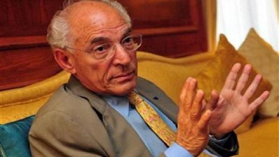 فاروق الباز: حالة واحدة كانت ستمكن مصر من خفض إصابات كورونا