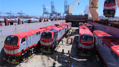 وصول الدفعة الثالثة من الجرارات الجديدة للسكة الحديد (صور)