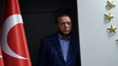 بعد تدهور شعبيته.. محللون يكشفون كيف يلجأ أردوغان لمواقع التواصل لتحسين سمعته