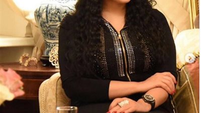 بفستان أسود قصير.. أحداث ظهور لـ سمية الخشاب عبر 