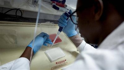 أستاذ علم فيروسات يكشف تفاصيل ظهور أول علاج لكورونا في مصر (فيديو)