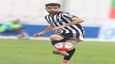 ماذا قدم حمزة المثلوثي لفريقه الصفاقسي مع قرب انتقاله للزمالك