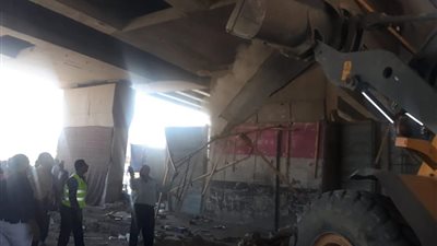 حملة لإزالة الأكشاك المخالفة في العامرية (صور)