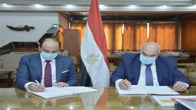 القابضة للغزل توقع عقود توريد 3 محالج مع 