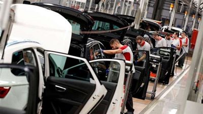 الحكومة الإسبانية تضع خطة بـ4.2 مليار دولار لإنقاذ صناعة السيارات