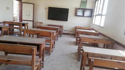 ببوابات تعقيم وكواشف حرارة.. تجهيز 60 لجنة لامتحانات الثانوية ببني سويف (صور)