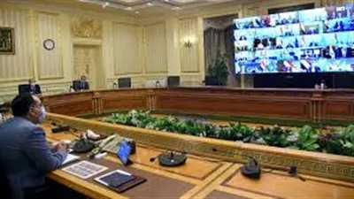 إنفوجرافيك.. 5 قرارات حكومية لإنقاذ مصابي كورونا