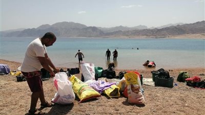 غواصو دهب ينظمون حملة نظافة تحت الماء لحماية التنوع البيولوجي