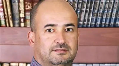 محلل سياسي: العالم غرق في وباء كورونا