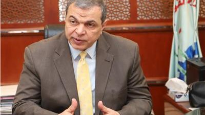 القوى العاملة عن تقسيم العمالة غير منتظمة لـ5 دفعات: 