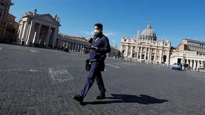 إيطاليا تسجل ارتفاعاً طفيفاً في وفيات فيروس كورونا