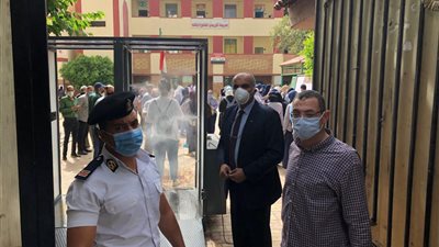 رئيس حي الدقي يشدد على رفع مستوى النظافة بمحيط لجان الثانوية العامة