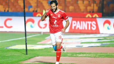 الأهلي يقترب من تجديد عقد مروان محسن