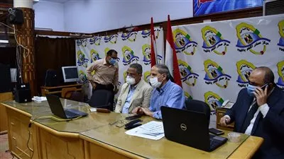 محافظ الفيوم يتفقد سير العمل بلجان الثانوية العامة