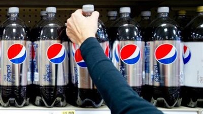 الصين تحظر استيراد أغذية أمريكية وتغلق مصنع لـ 