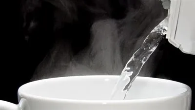 مفاجأة.. الصحة تكشف تأثير شرب السوائل الدافئة على فيروس كورونا