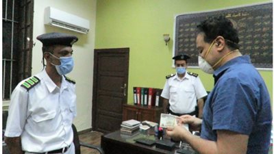 العيون الساهرة تنجح في إعادة مبلغ مالي لطبيب بأسوان 