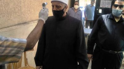 استبعاد عضو لجنة امتحانات بأزهرية الإسكندرية (صور)