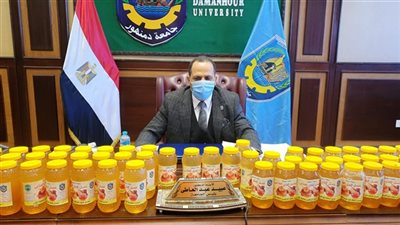 إنتاج عسل نحل لتقوية جهاز المناعة بجامعة دمنهور (فيديو)