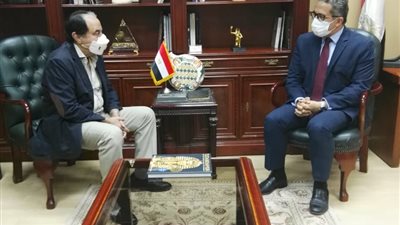 العناني يعلن مواعيد تشغيل المطاعم السياحية