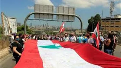 الرئيس اللبناني يحذر من مناخ 