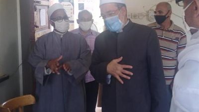 محافظ بني سويف يطمئن على تطبيق الإجراءات الوقائية بلجان الثانوية الأزهرية (صور)