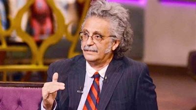 رواد مواقع التواصل الاجتماعي يهاجمون حسين خيري: 