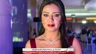 من جديد.. رانيا يوسف تثير الجدل بإطلالة صيفية جريئة