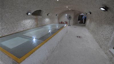 جولة في كهف 