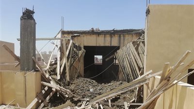 إزالة فورية لمخالفة بناء في مدينة الشروق