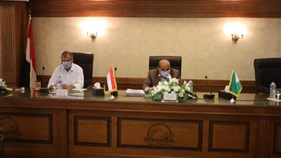 منع وضع المفارش القماش والبعُد 2 متر.. الجيزة تضع ضوابط عودة الحياة للمطاعم والمقاهي