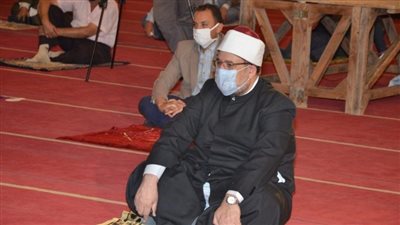 وزير الأوقاف يشهد صلاة الفجر بعد تطبيق خطة التعايش مع كورونا