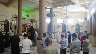الفجر ترصد أول صلاة بالمنيا عقب فتح دور العبادة (صور)