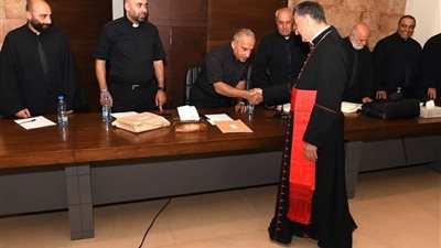 البطريرك الراعي يلتقي كهنة أبرشيته البطريركية منطقة الجبة (صور)