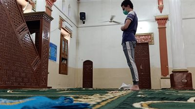 بالصور.. توافد آلاف المصلين على المساجد بقنا لأداء الظهر