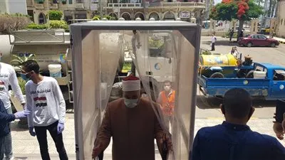 فيها حاجة حلوة.. شباب يتبرعون ببوابة تعقيم لمسجد أبو العباس بالإسكندرية (صور)