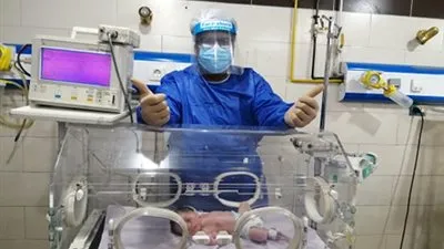 مدير عزل قنا: نجاح أول عملية ولادة قيصرية لمصابة بـ